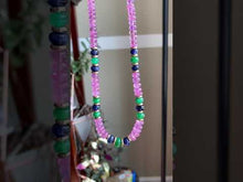 Charger et lire la vidéo dans la visionneuse de la Galerie, Glowing Pink Necklace
